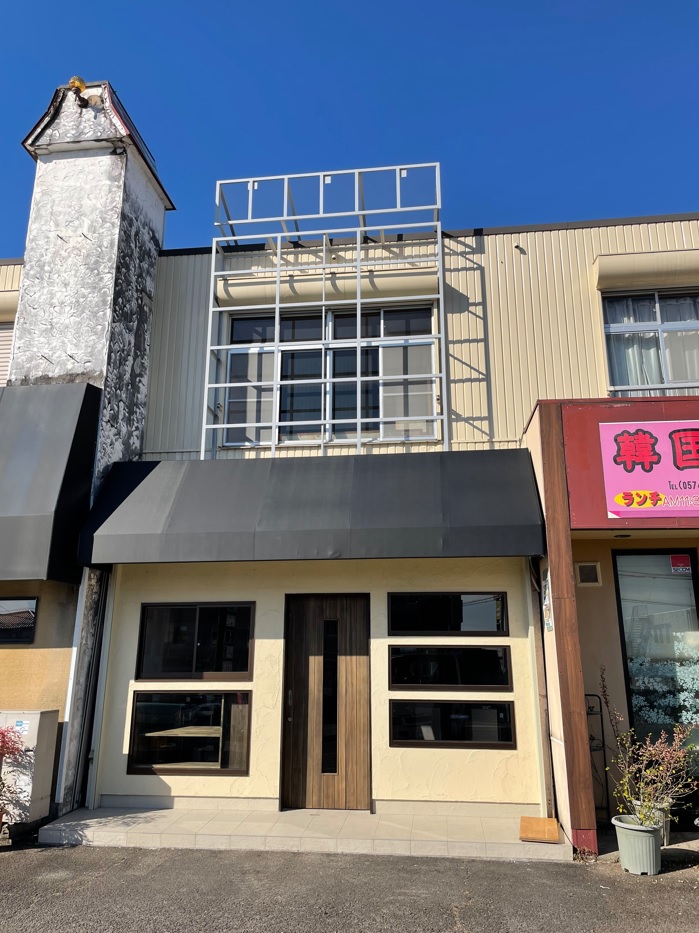 看板サイト:【うどん屋の看板】黄金うどん ほりす様　佐伯製麺所様　壁面パネル看板　スタンド看板の作業記録